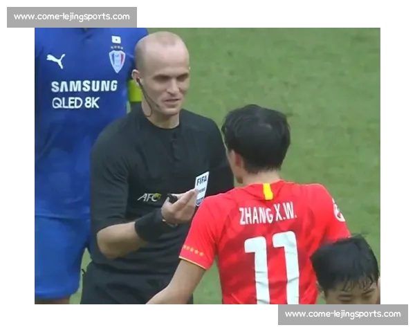 谢晖阳飞铲门将染黄 无锡门神姜何神扑助球队 2-0 取胜