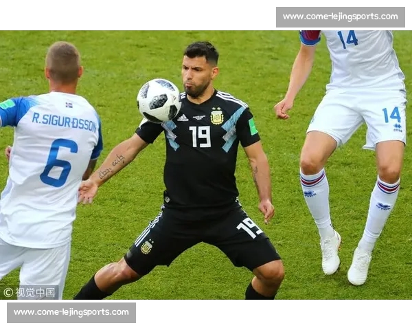 阿圭罗 Speed 互怼:C 罗无缘世俱杯,球迷:他去世界杯夺冠! 阿圭罗 Speed 互怼:C 罗无缘世俱杯,球迷:他去世界杯夺冠!