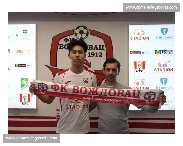 武汉三镇双星闪耀!何锦程接棒张家鸣入选拜仁世界队