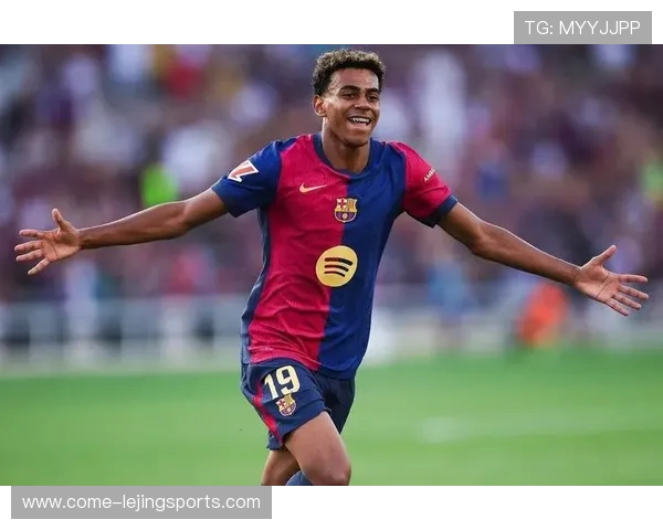 巴萨新星亚马尔恋上 30 岁网红：13 岁年龄差引爆舆论