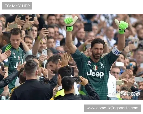 尤文 4000 万欧标价道格拉斯 - 路易斯 曼城利兹联等多队竞逐租借 + 买断方案